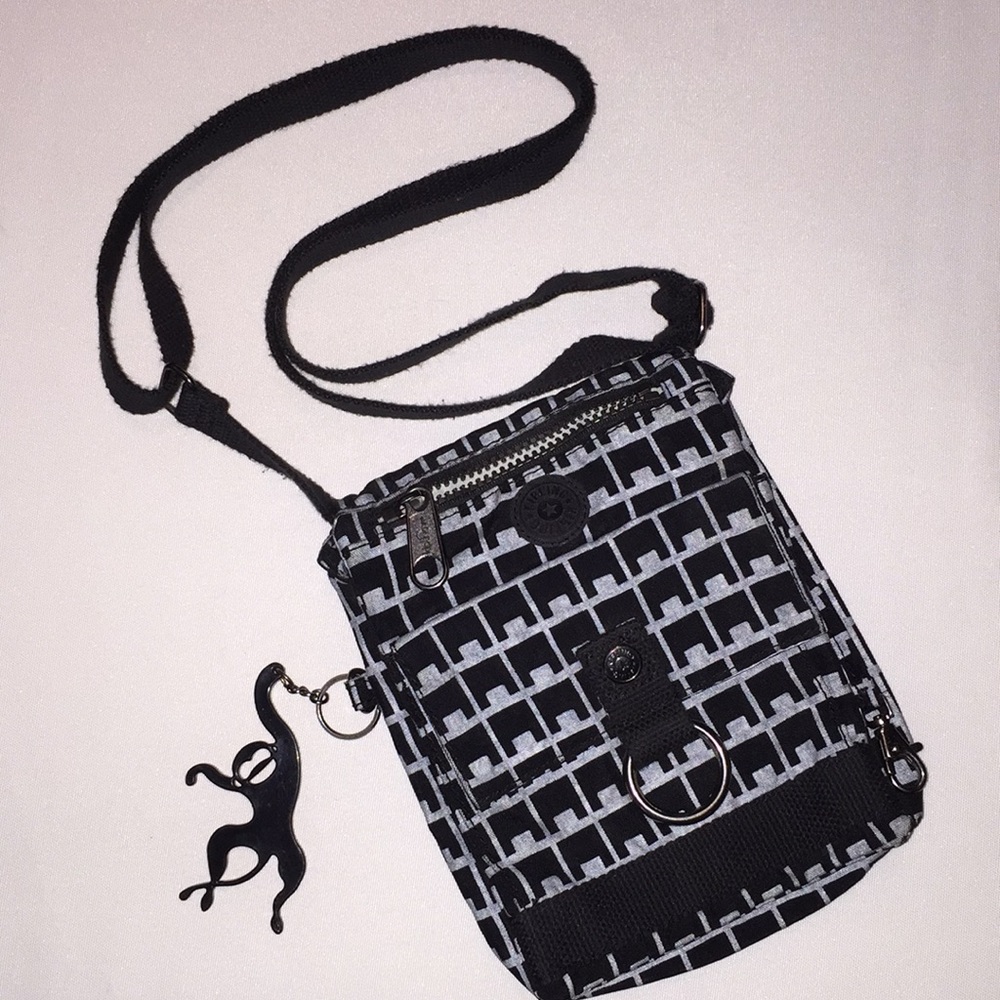 🐒 Kipling crossbody purse & keychain 🐒